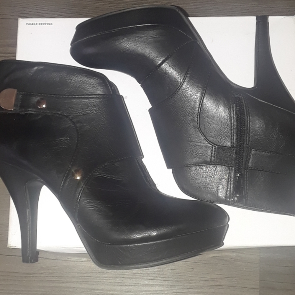 Booties - Picture 5 of 5